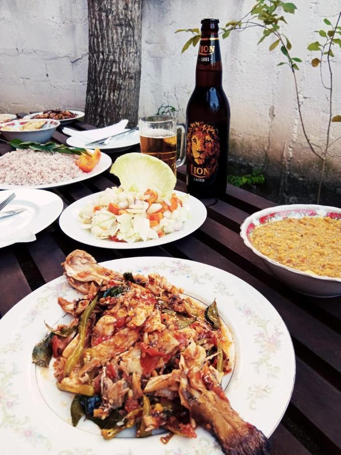 Menaka Homestay 탕갈레 외부 사진