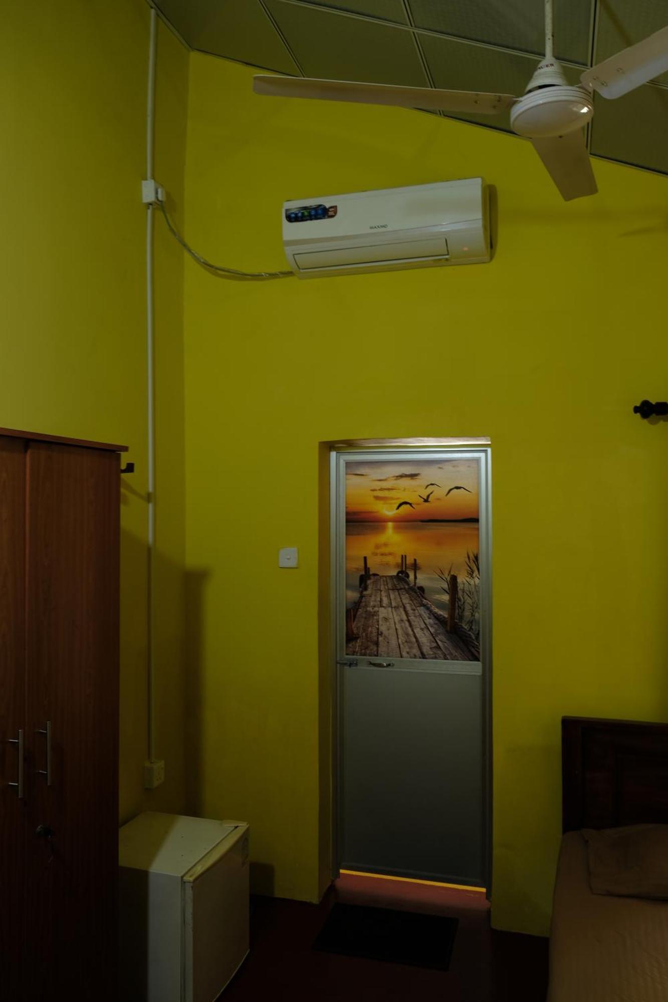 Menaka Homestay 탕갈레 외부 사진