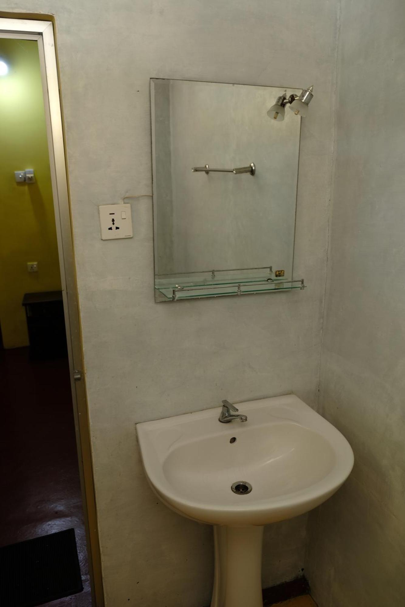 Menaka Homestay 탕갈레 외부 사진