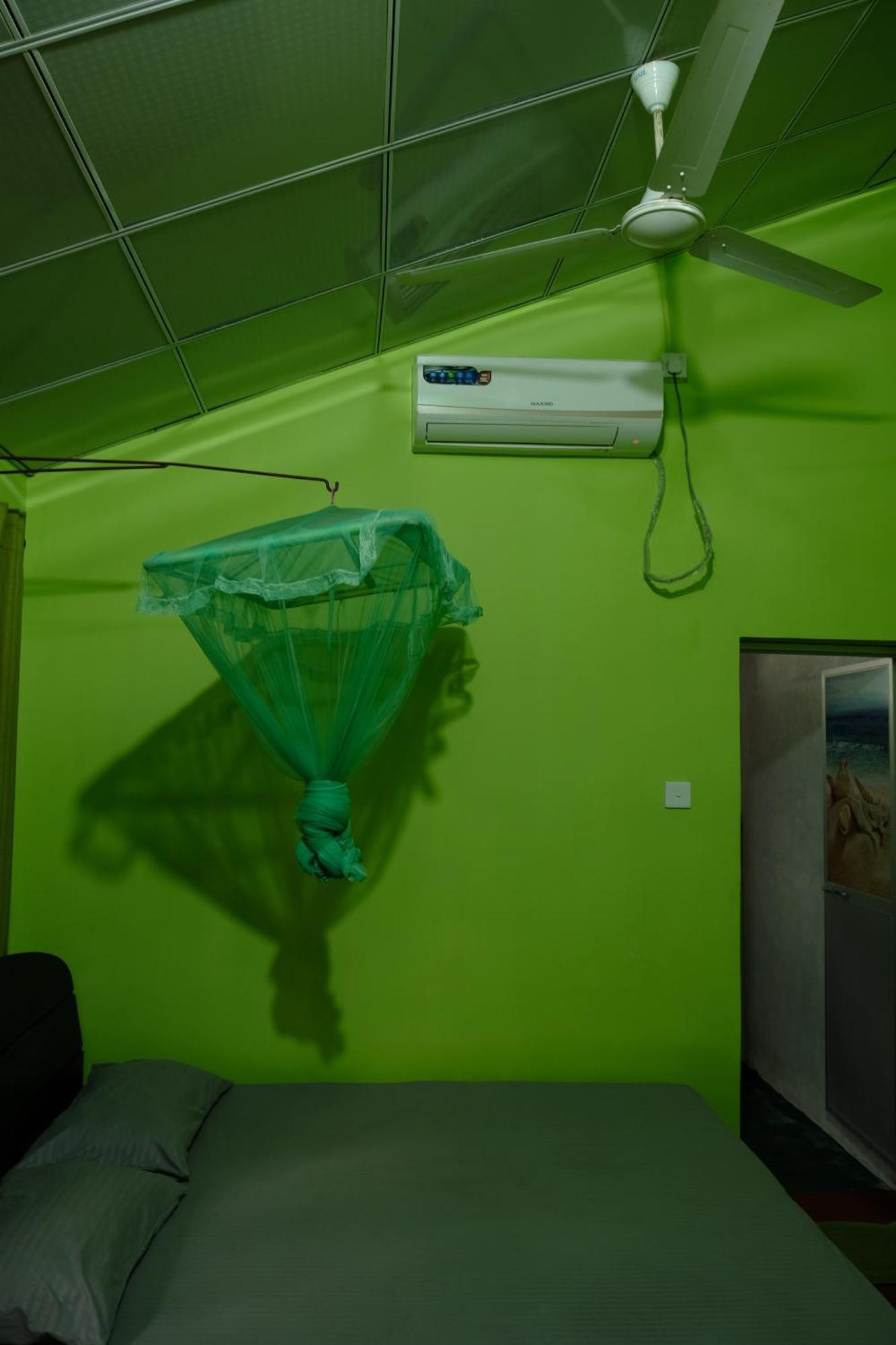 Menaka Homestay 탕갈레 외부 사진